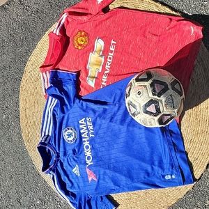 Soccer shirts Manchester & Chelsea boys XL